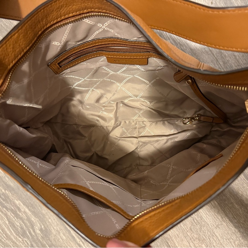 Michael Kors hobo tote luggage color Leather Shoulder Bag - Picture 6 of 8